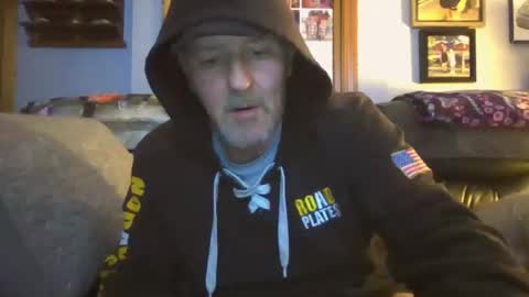 Snapshot of bostonguy1969 chatting on December 23, 4:01 am bostonguy1969 online show from December 23, 4:01 am