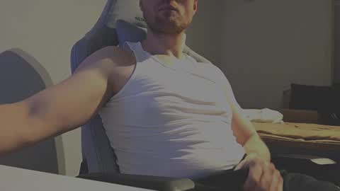 bottomtsinner online show from February 5, 9:44 pm