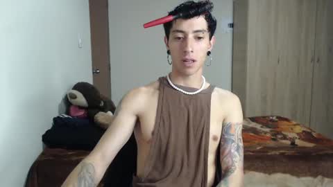 Boy Astro online show from February 18, 1:54 am