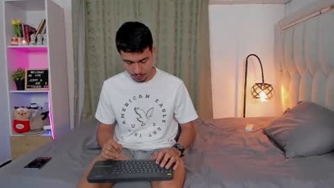 boy_jerry online show from July 14, 9:13 am