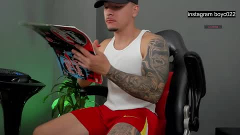 boyc02_ online show from December 30, 10:45 pm