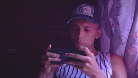 Boy online show from May 1, 4:31 pm