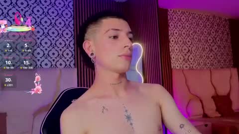 boyfox_tay online show from May 24, 4:18 am