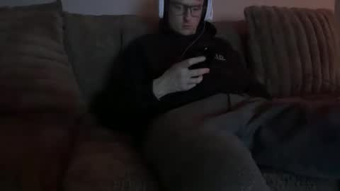 BoyToyBenny online show from January 19, 9:00 am