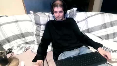 Snapshot of bponie1 chatting on October 31, 1:40 am bponie1 online show from October 31, 1:40 am