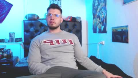 brad hot boy online show from November 4, 4:02 am