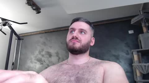 Snapshot of brad_pittfall chatting on March 5, 11:38 pm ask me online show from March 5, 11:38 pm