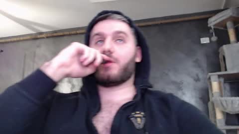 Snapshot of brad_pittfall chatting on February 19, 10:20 pm ask me online show from February 19, 10:20 pm