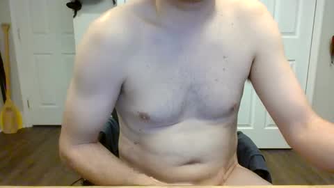 Snapshot of bradley203470 chatting on January 15, 12:19 am bradley203470 online show from January 15, 12:19 am