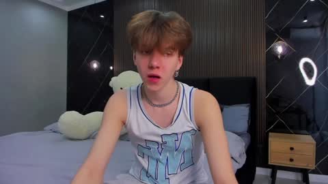 Snapshot of braxiboy chatting on February 2, 8:24 am Brax online show from February 2, 8:24 am