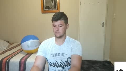 ask me lol online show from February 11, 4:22 am