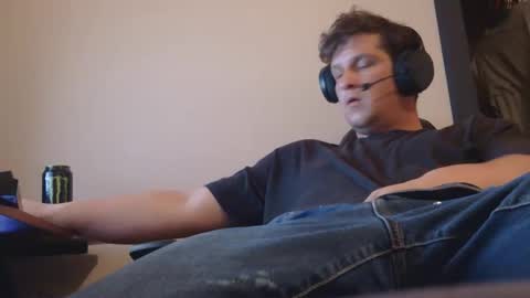 brian7891012 online show from April 10, 8:38 pm