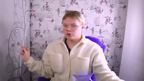 brian_mils online show from February 4, 11:38 am