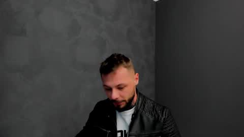 Brian online show from December 5, 6:43 am