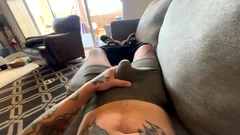 Snapshot of brngitdwn chatting on December 31, 9:50 pm BrngItDwn online show from December 31, 9:50 pm