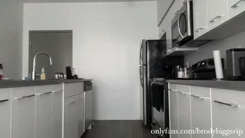 Brody Biggs online show from September 22, 12:00 am