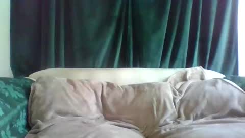 browneyez27 online show from December 16, 8:05 pm