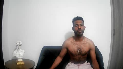 bruce_1111 online show from April 6, 4:42 am