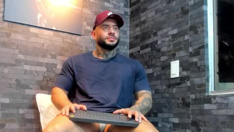 brucedallas online show from February 20, 1:24 am