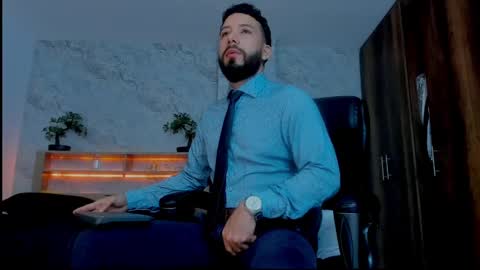 Andres Suarez online show from March 1, 11:50 am