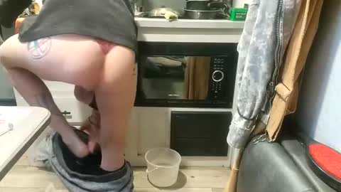 Steve... aka SkinnieDippin aka TimberTramp online show from April 1, 4:25 am