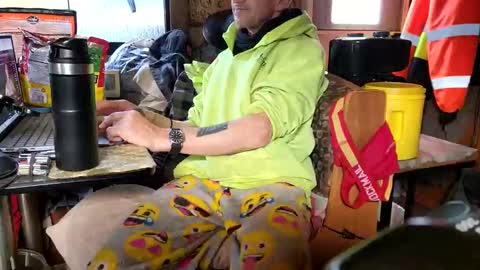 Steve... aka SkinnieDippin aka TimberTramp online show from January 12, 5:01 pm