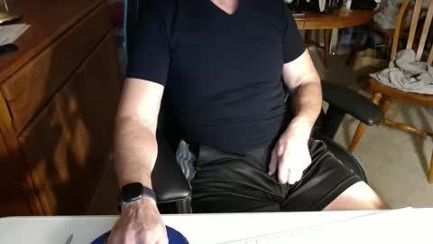 Brussells online show from December 17, 3:28 pm