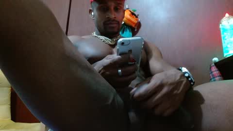 Snapshot of bryan_colen chatting on February 5, 11:28 pm Enjoy the best muscle straws   online show from February 5, 11:28 pm