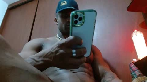 Snapshot of bryan_colen chatting on March 7, 4:56 am Enjoy the best muscle straws   online show from March 7, 4:56 am