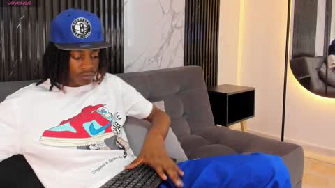 Bryxon  online show from December 18, 2:38 pm