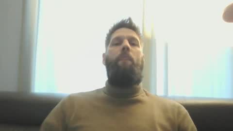 bubblebee1982 online show from December 5, 2:44 pm