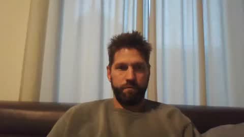 bubblebee1982 online show from October 19, 4:10 pm