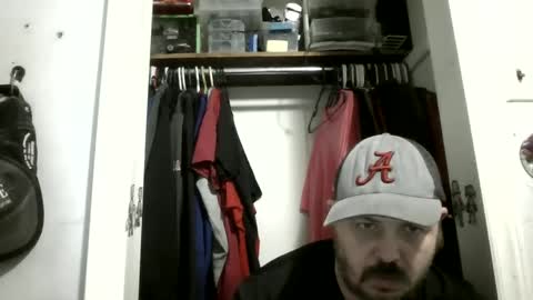 Snapshot of budsonly33 chatting on January 9, 3:26 am budsonly33 online show from January 9, 3:26 am