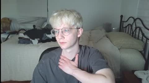 bugboy08 online show from June 27, 4:04 am