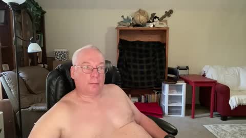 bustyballs100 online show from November 21, 3:22 pm