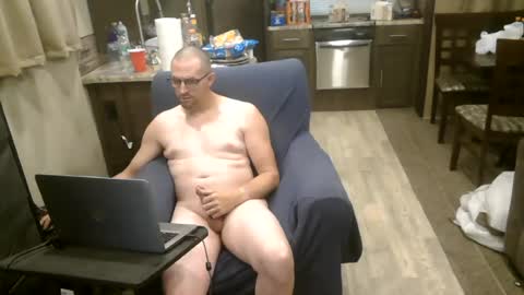 buttnaked4u1 online show from July 25, 2:58 pm