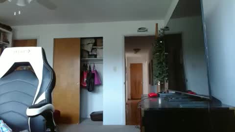 bwall1425 online show from March 30, 7:15 pm