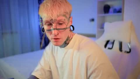 c10h15on online show from January 10, 1:15 pm