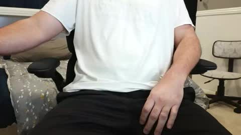 callmeroger33 online show from April 3, 4:04 pm