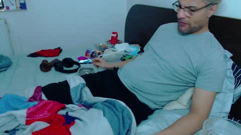 Calvinjohnlad online show from February 19, 12:14 am