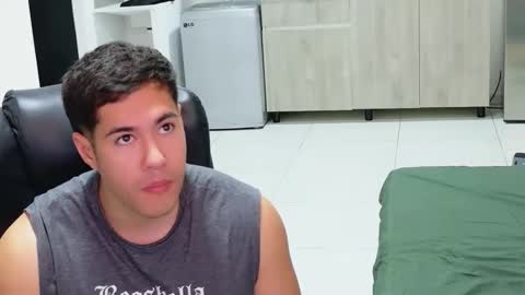 camara110 online show from March 26, 1:43 am