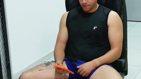 camara110 online show from May 26, 1:34 am