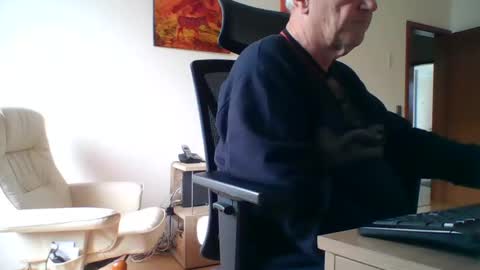 Snapshot of camcologne chatting on January 11, 1:11 pm camcologne online show from January 11, 1:11 pm