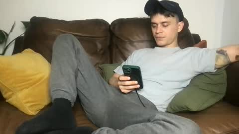 CamDoAttitude online show from April 11, 9:29 pm