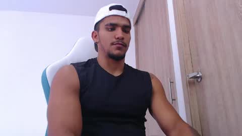 camilo_contre21 online show from March 11, 7:21 pm
