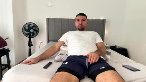 camilor_30 online show from April 14, 12:49 pm