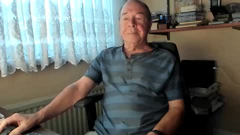 Cammee online show from December 19, 8:00 am