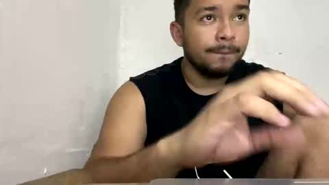 camrodrigo online show from April 6, 11:16 pm