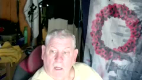 canoelicker69 online show from April 12, 6:31 pm