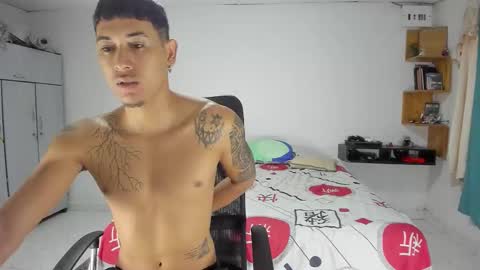 Snapshot of carlitosex09 chatting on October 24, 11:45 am master online show from October 24, 11:45 am